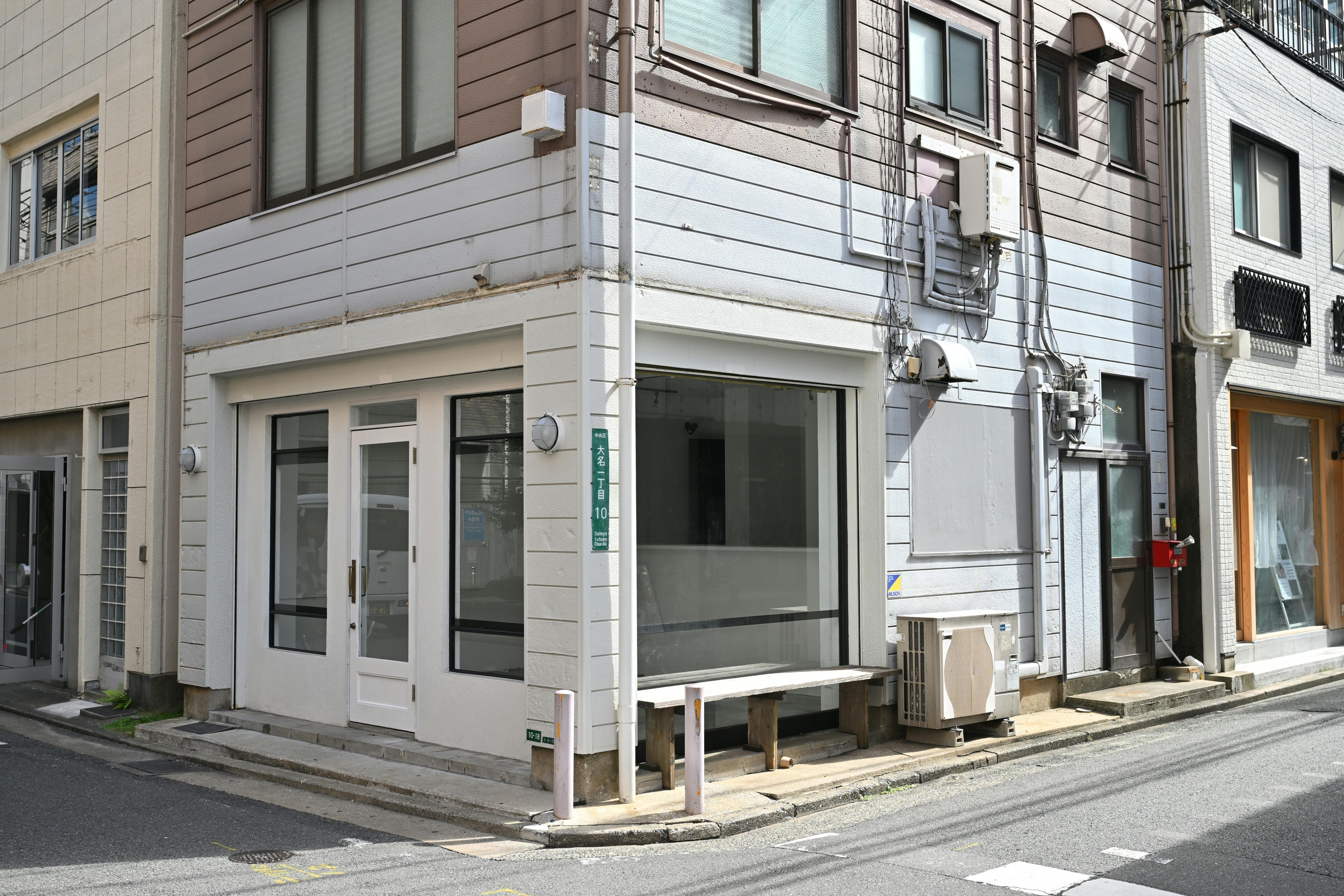 【赤坂駅6分】ポップアップストアや展示会に最適な、天神エリアにある自然光が差し込む開放的な路面スペース