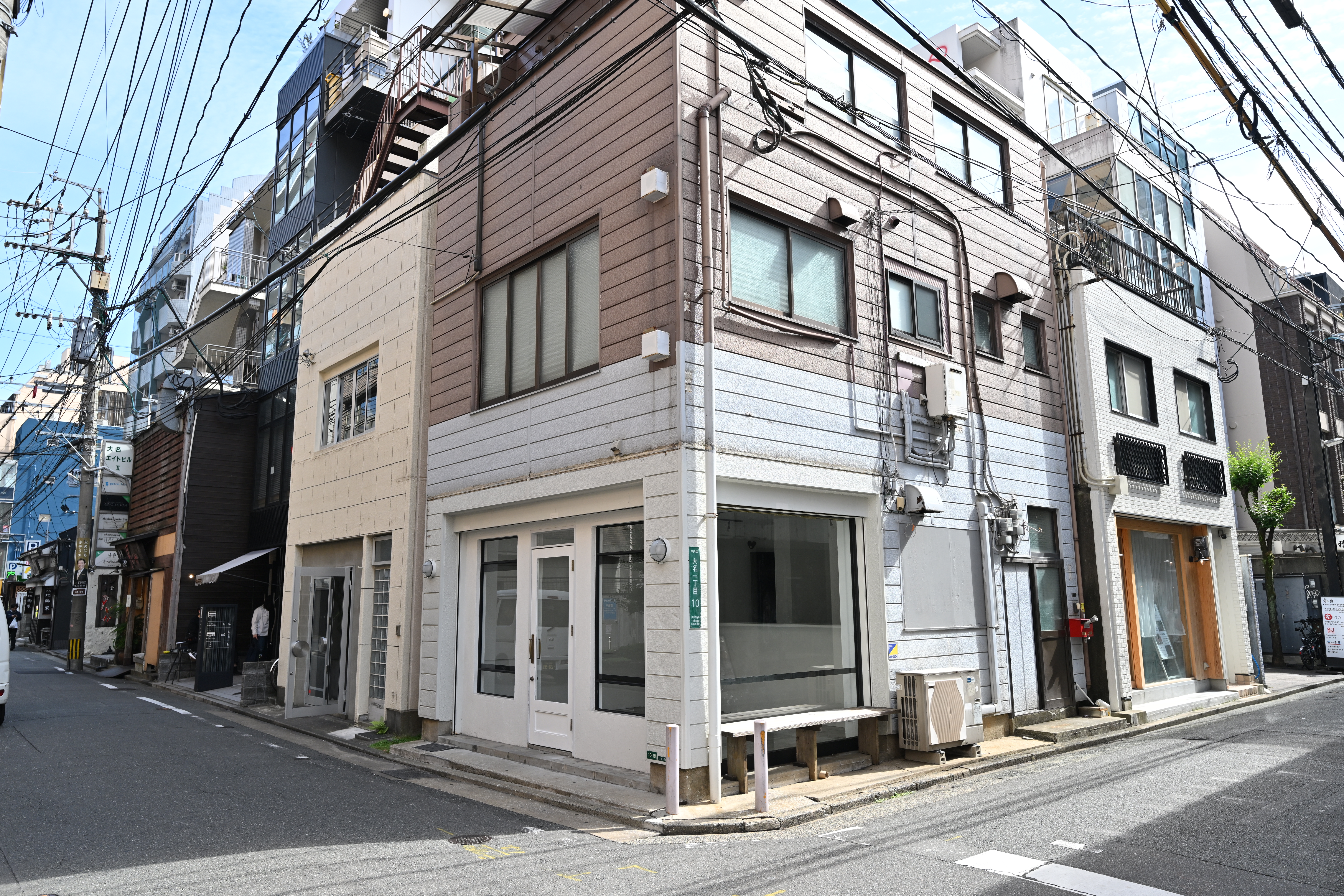 【赤坂駅6分】ポップアップストアや展示会に最適な、天神エリアにある自然光が差し込む開放的な路面スペース