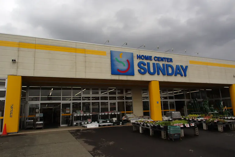 【サンデー花巻店】屋内レジ前 食物販やプロモーション等の出店に最適なホームセンター店内のイベントスペースの画像2