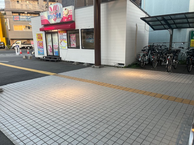 【フレスタ口田南店】プロモーションイベントに利用可能な軒下①スペース