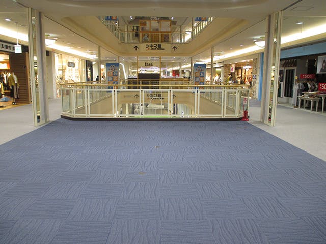 【イオンモール岡崎】ウエスト2F ブリッジ(ワンズテラス前 北側)（LAN有）の画像