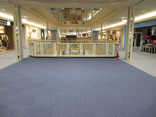 【イオンモール岡崎】ウエスト2F ブリッジ(ワンズテラス前 北側)（LAN有）