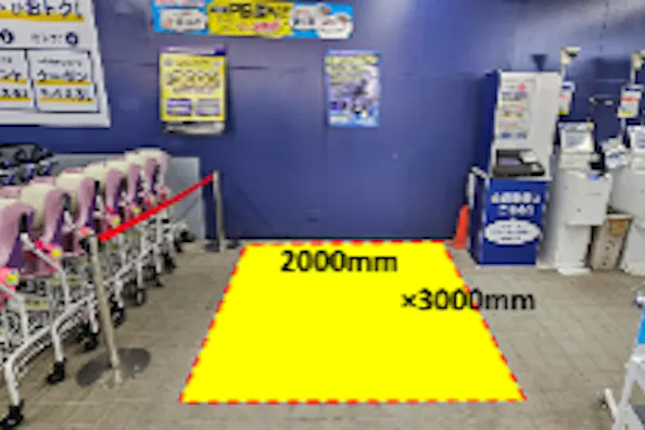 【スーパーセンタートライアル唐津中原店】PR活動に最適な店内「風除室 スペース」