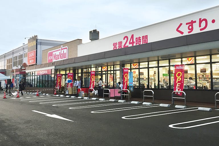 【マックスバリュ泡瀬店】ポップアップストアやプロモーション等に最適なスーパー共用部のイベントスペースの画像1