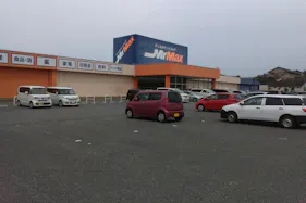 【ミスターマックス 伊万里店】店頭左側 販促プロモーションや物販用途に最適な総合ディスカウントストアの催事イベントスペース