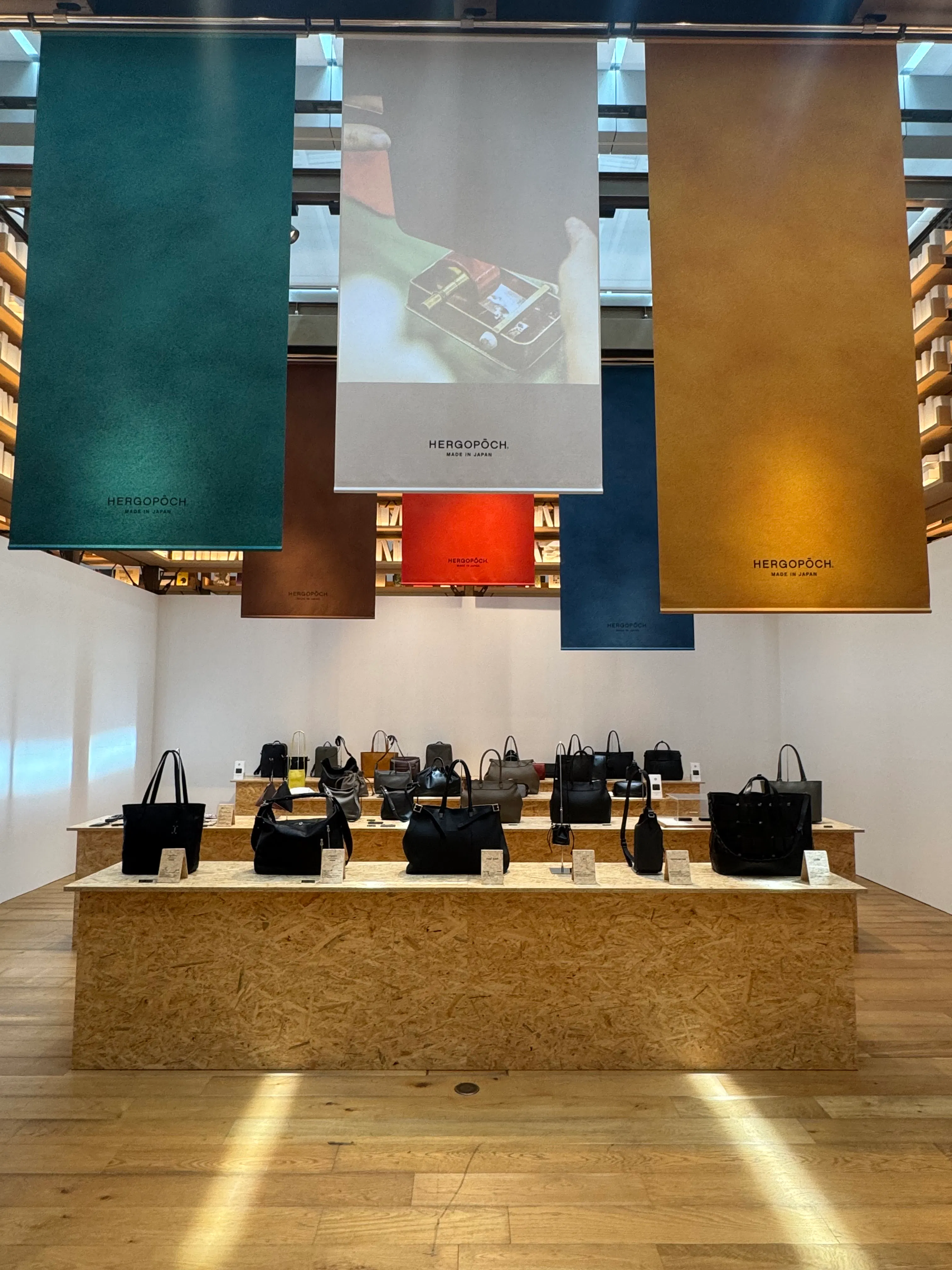 【GINZA ATRIUM｜銀座駅4分】高さ6mの書棚に囲まれた文化発信型イベントスペース
