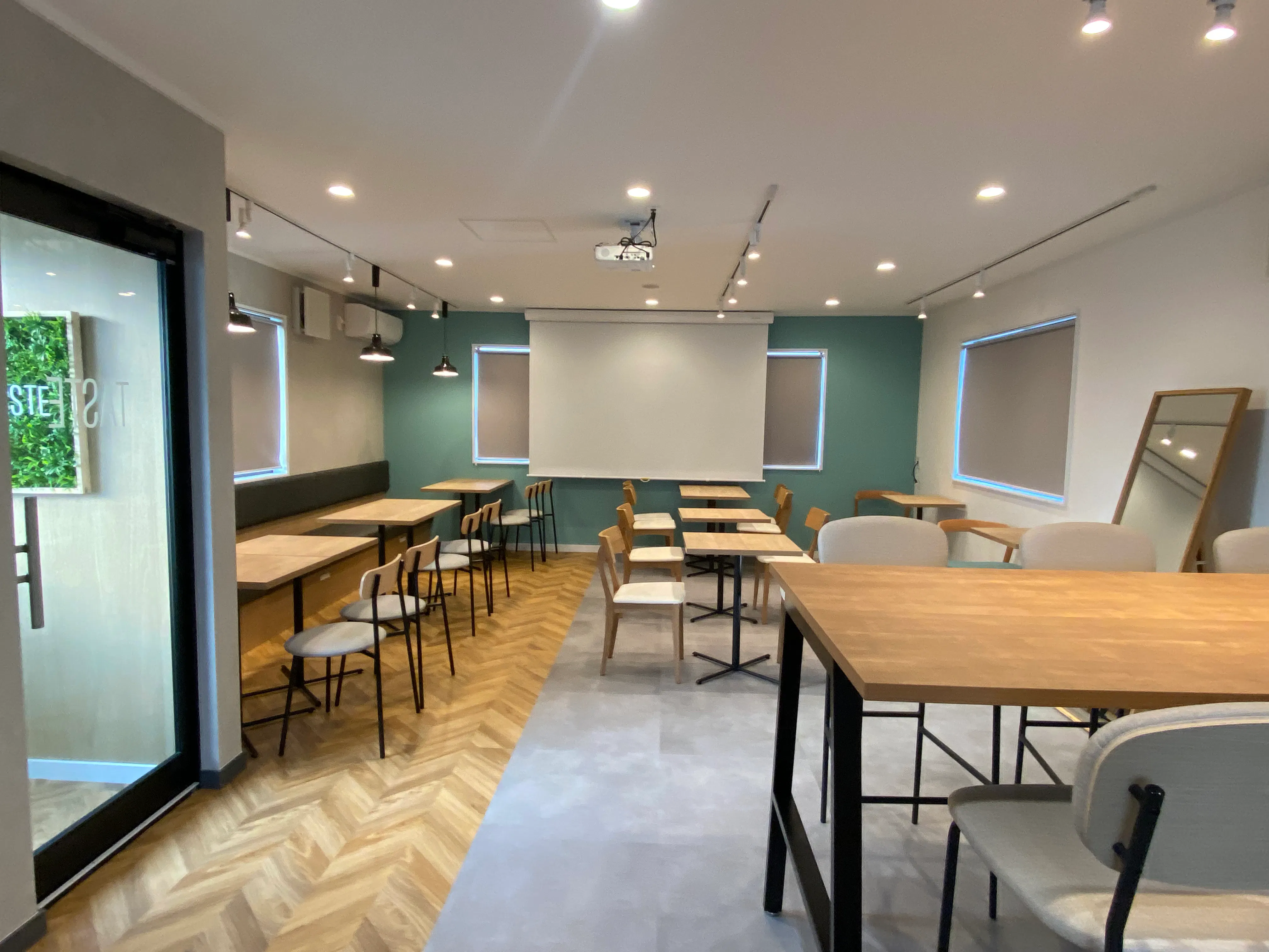 【龍ケ崎市駅徒歩5分】会議、ワークショップ、懇親会などに最適なミニキッチン付きスペース!2023年3月9日新規OPEN!