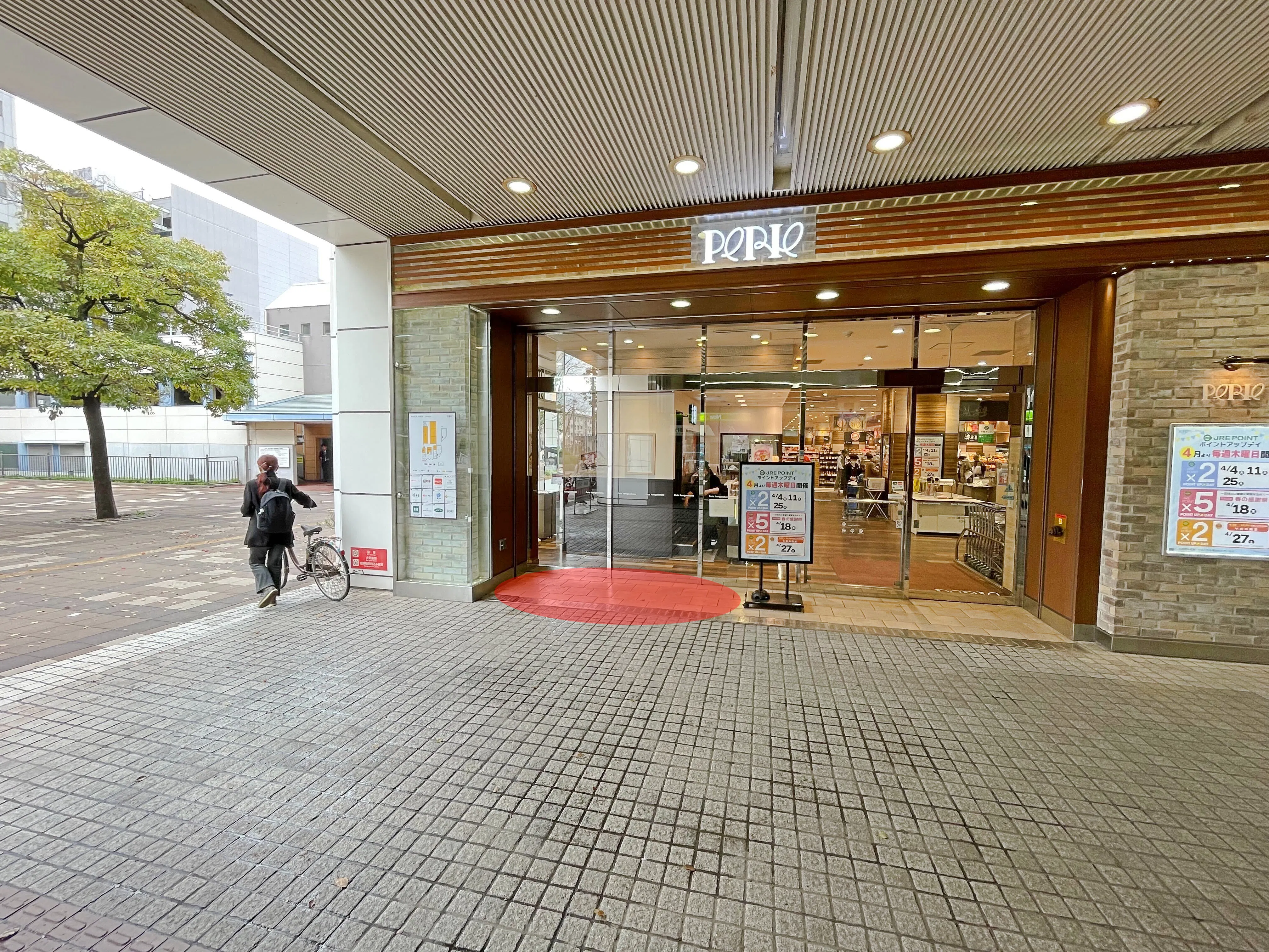 【ペリエ検見川浜】スイーツ等のポップアップストアやに最適なJR検見川浜駅改札正面にあるスペース