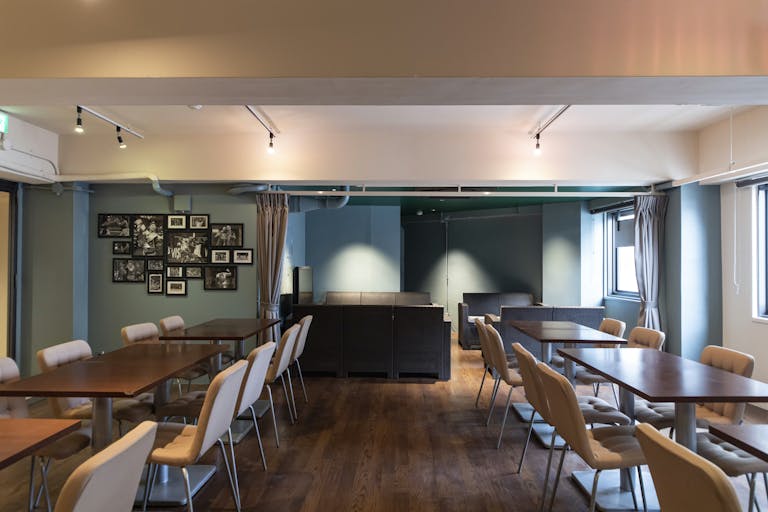 【神戸駅3分】各種展示会やセミナー、オフサイトミーティングに最適な駅近スポーツバーの画像2