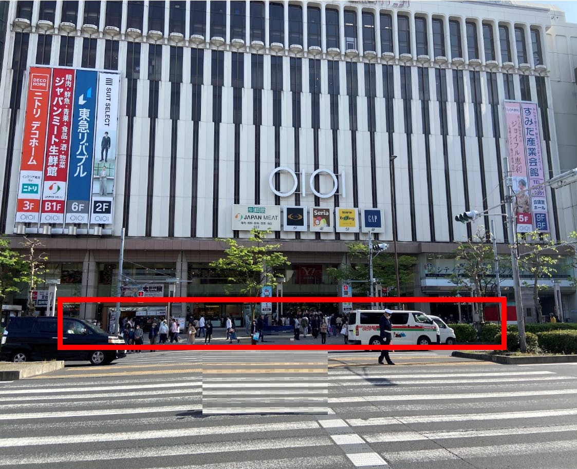 【錦糸町マルイ】1階 店頭 広告・ステージB【物販・食物販・PR】国道14号面した人通りの多い屋外スペースの画像