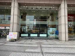 【錦糸町マルイ】1階 店頭 広告・ステージB【物販・食物販・PR】国道14号面した人通りの多い屋外スペース