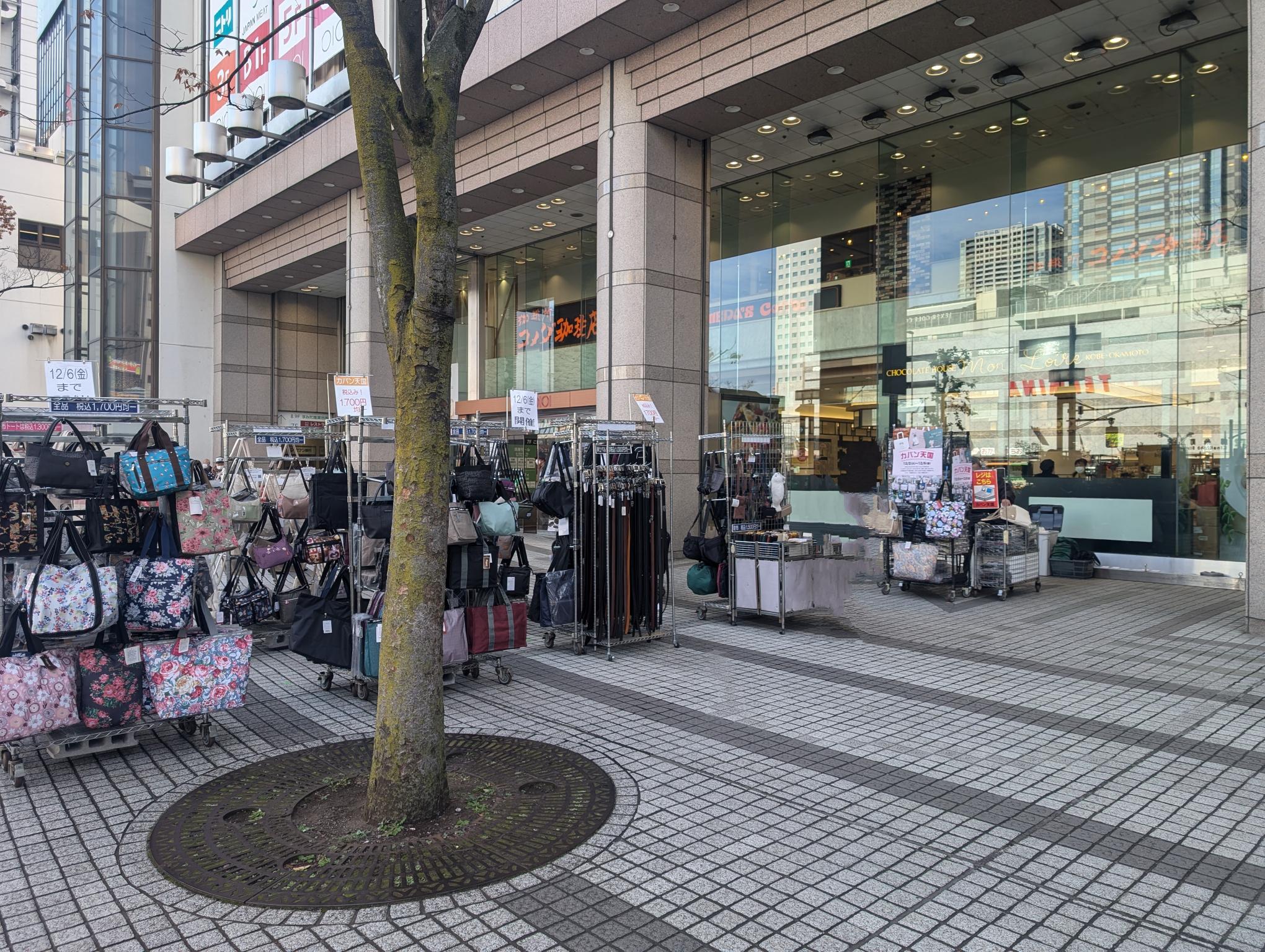 【錦糸町マルイ】1階 店頭 広告・ステージB【物販・食物販・PR】国道14号面した人通りの多い屋外スペースの画像6