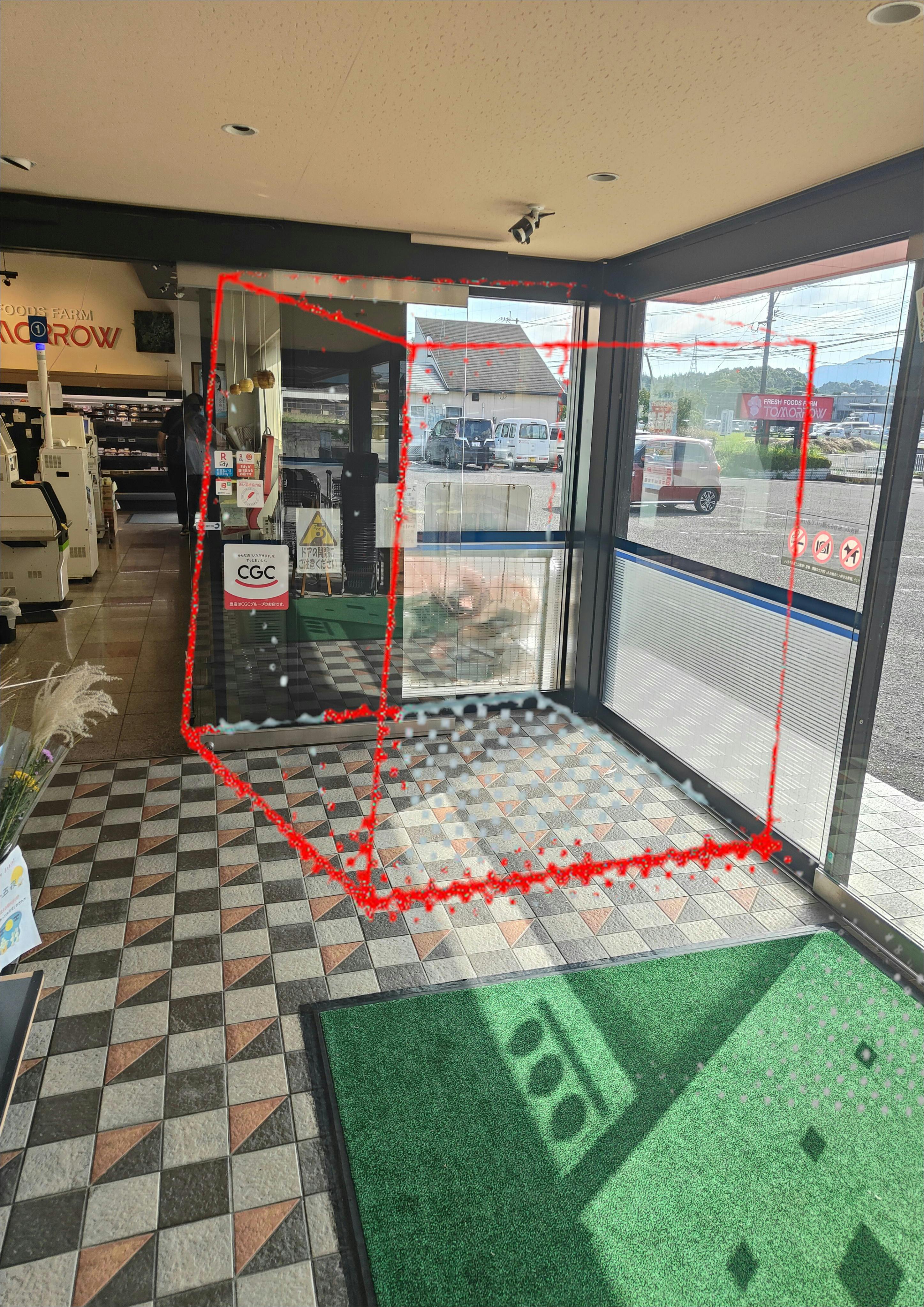 【トゥモロウ高尾野店(スーパーよしだ)】プロモーションや物販に最適な風除室スペース