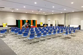 【イオンモール津南】イオンホールB