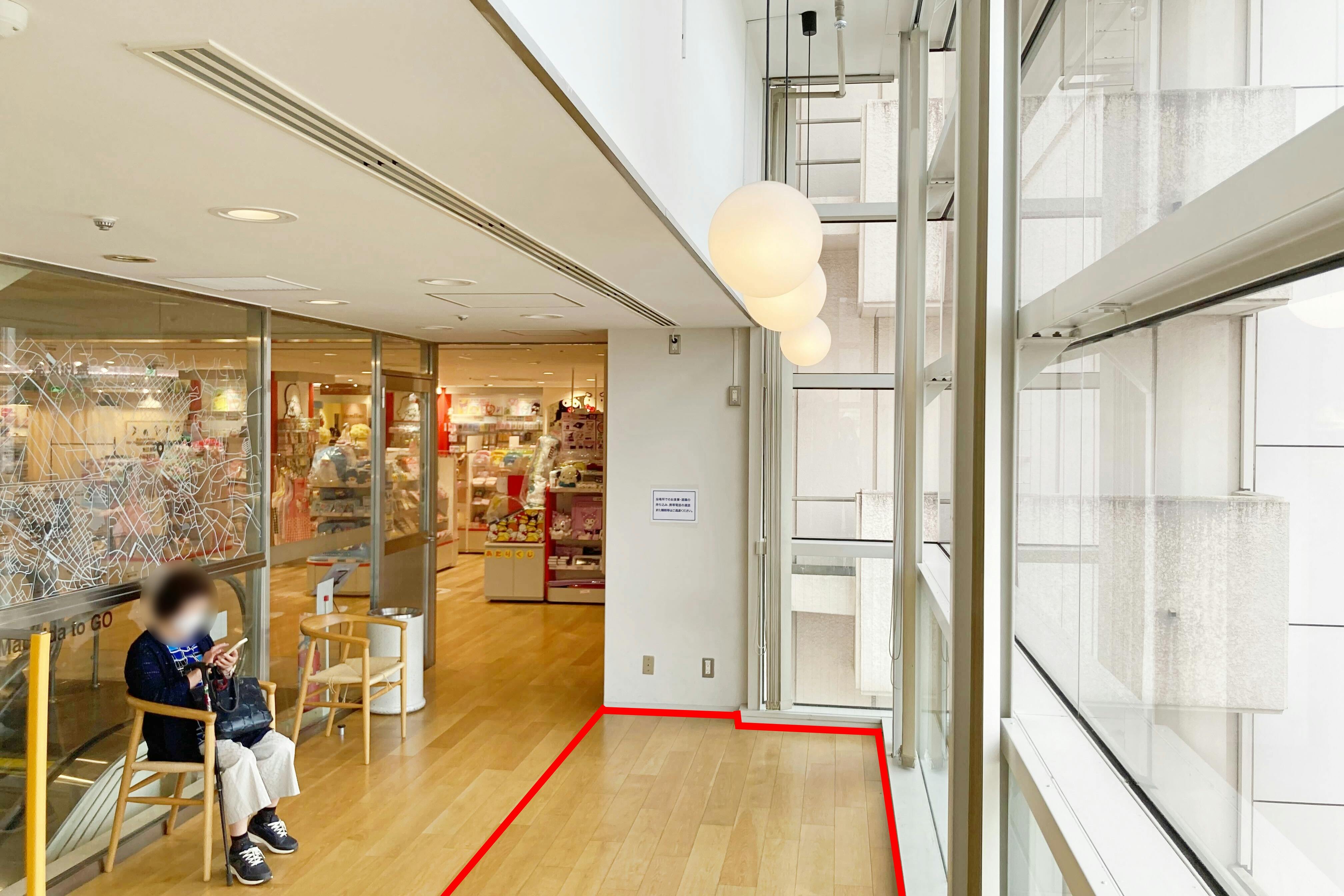 【小田急百貨店町田店】各種プロモーション等に最適な施設6階エスカレーター横にあるフリースペース