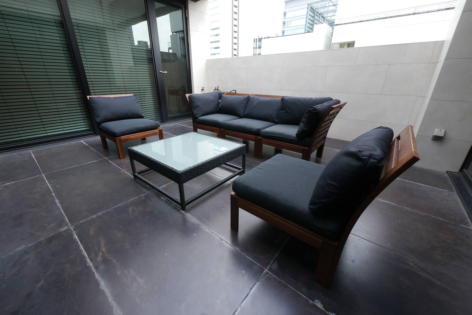 開放的なバルコニー。夏はBBQなどもオススメです。