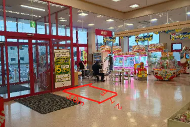 【マックスバリュ十和田南店】お客さま休憩所脇 販促プロモーションに最適なスーパー店内催事イベントスペース