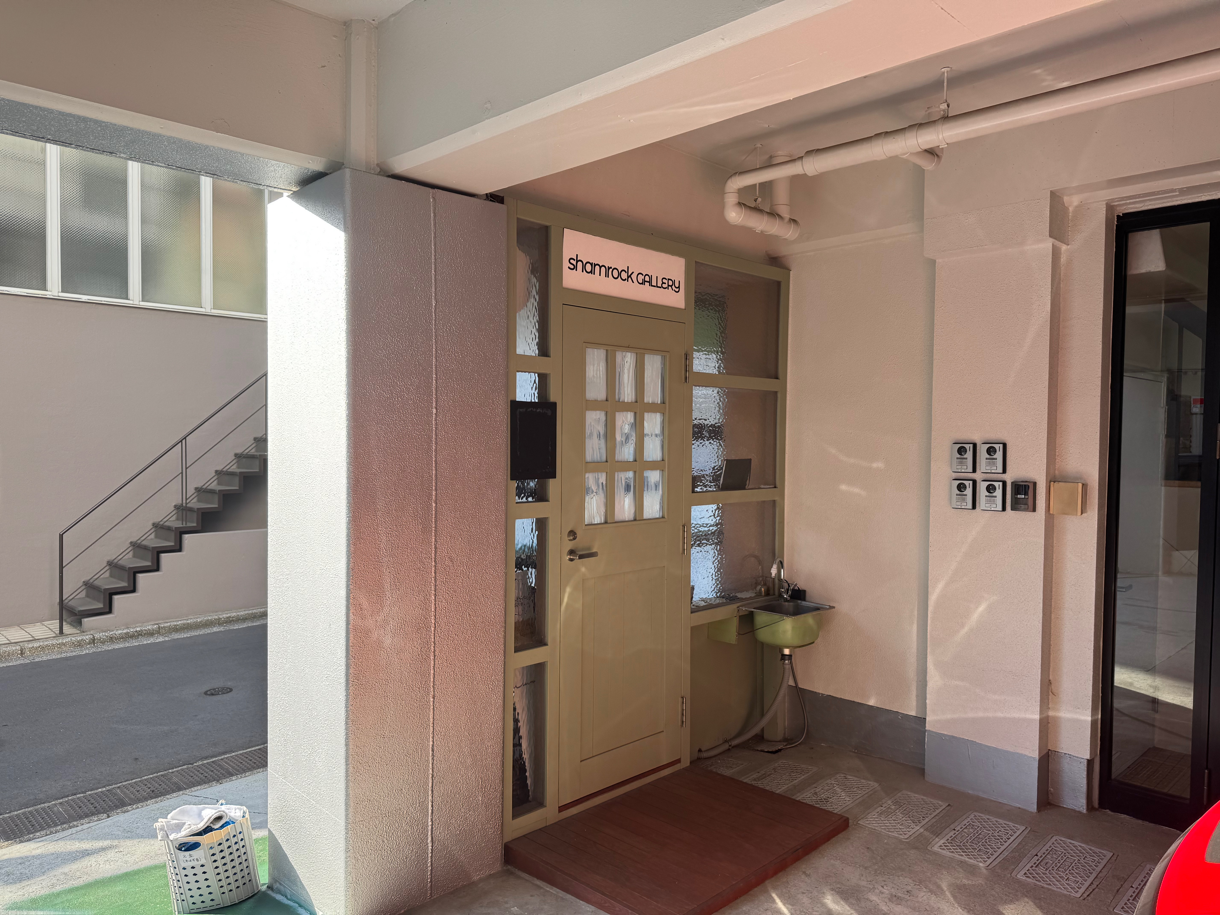 【北参道駅8分】レンタルギャラリー（出入口）