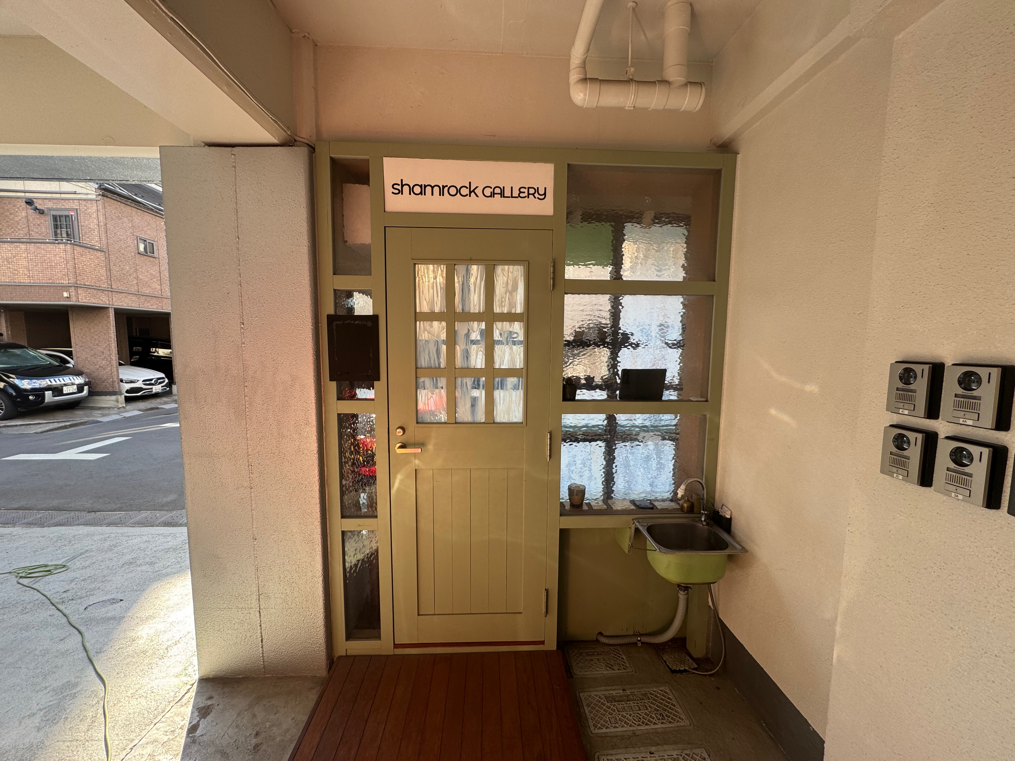 【北参道駅8分】レンタルギャラリー（出入口）