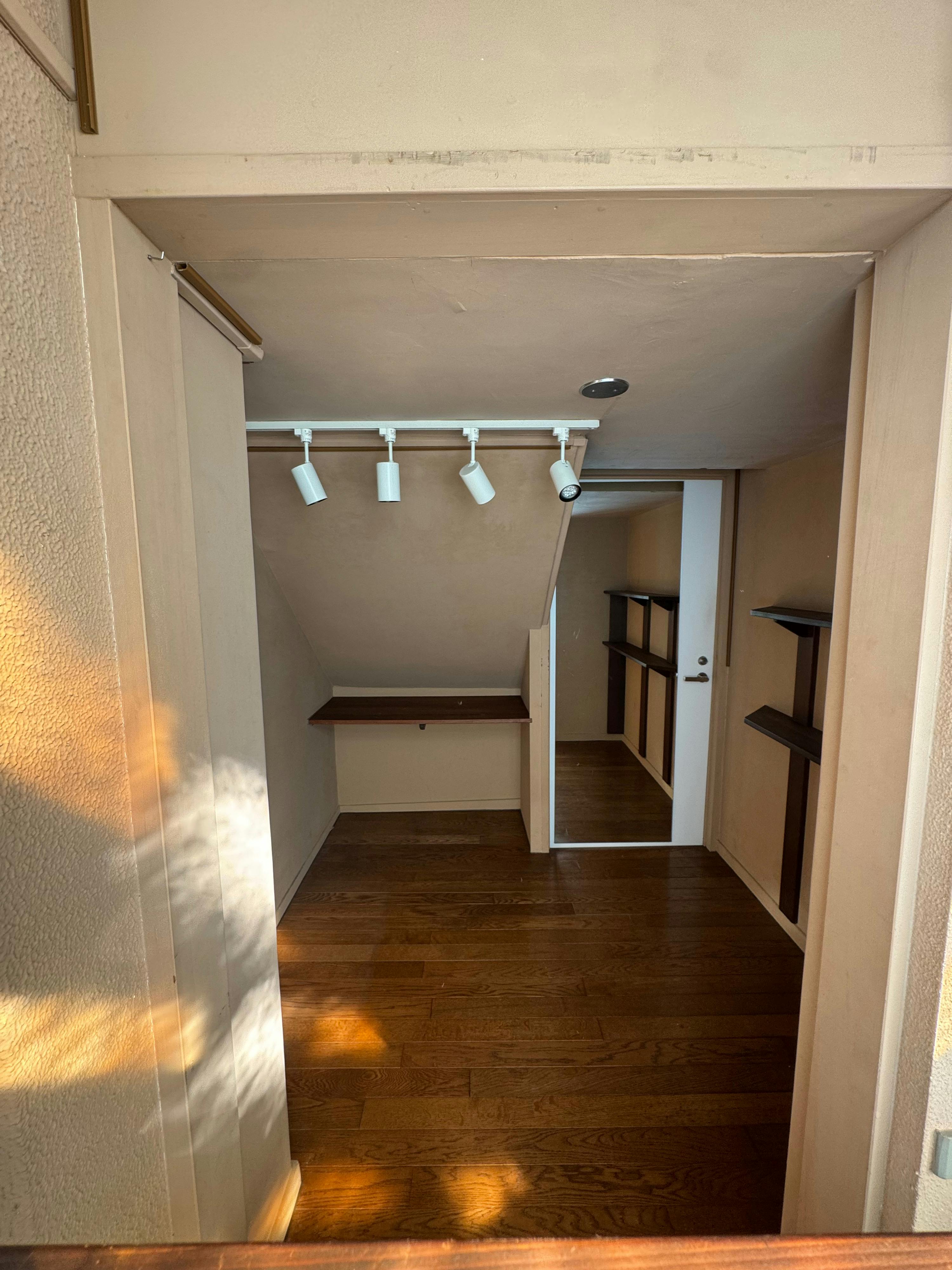 【北参道駅8分】光と素材が作品を引き立てる、神宮前の小さなレンタルギャラリー