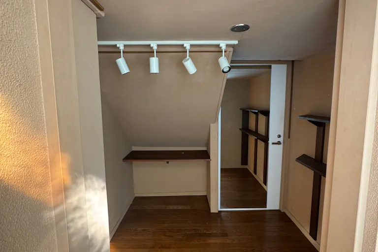 【北参道駅8分】光と素材が作品を引き立てる、神宮前の小さなレンタルギャラリーの画像8