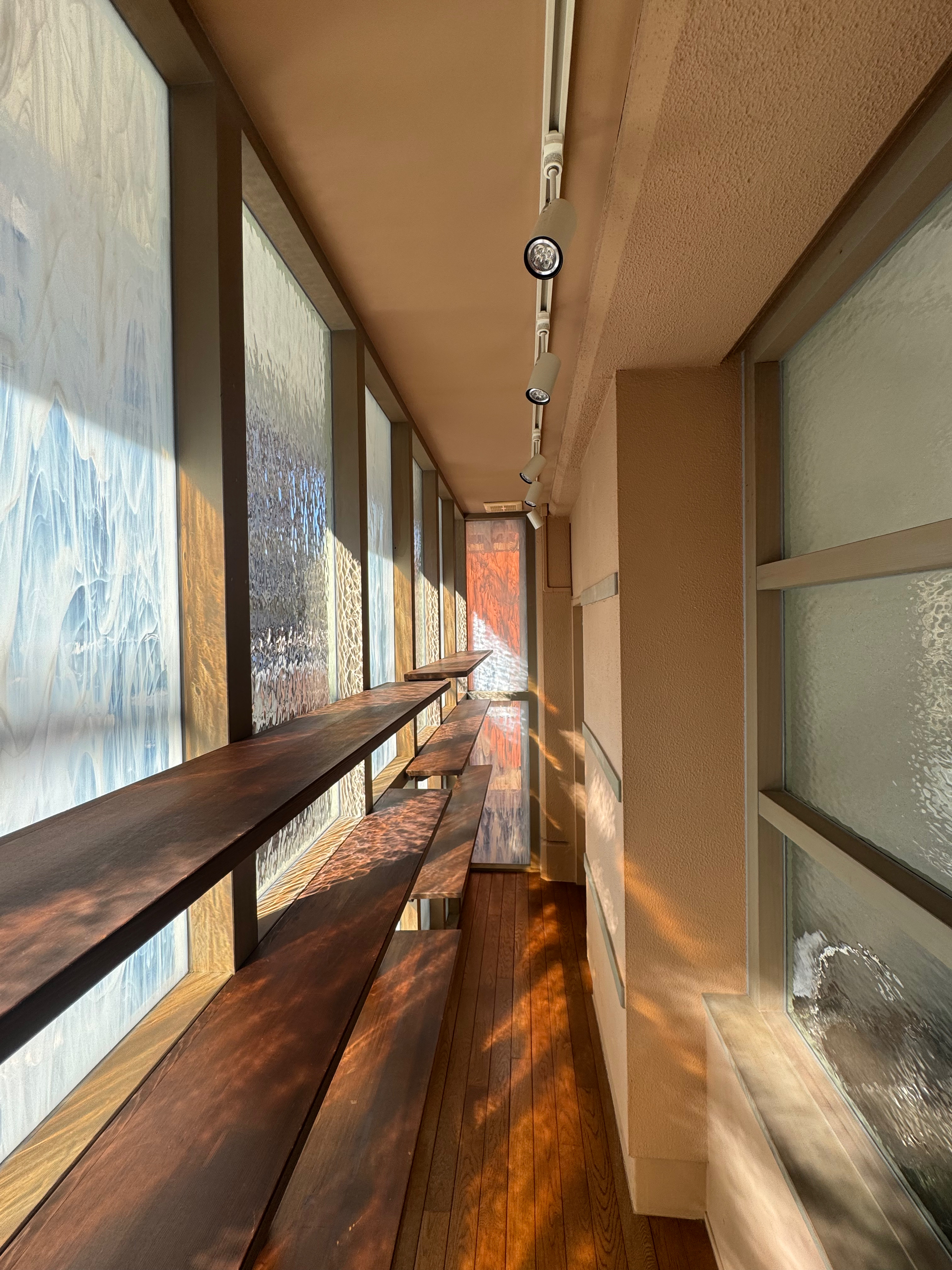 【北参道駅8分】光と素材が作品を引き立てる、神宮前の小さなレンタルギャラリー