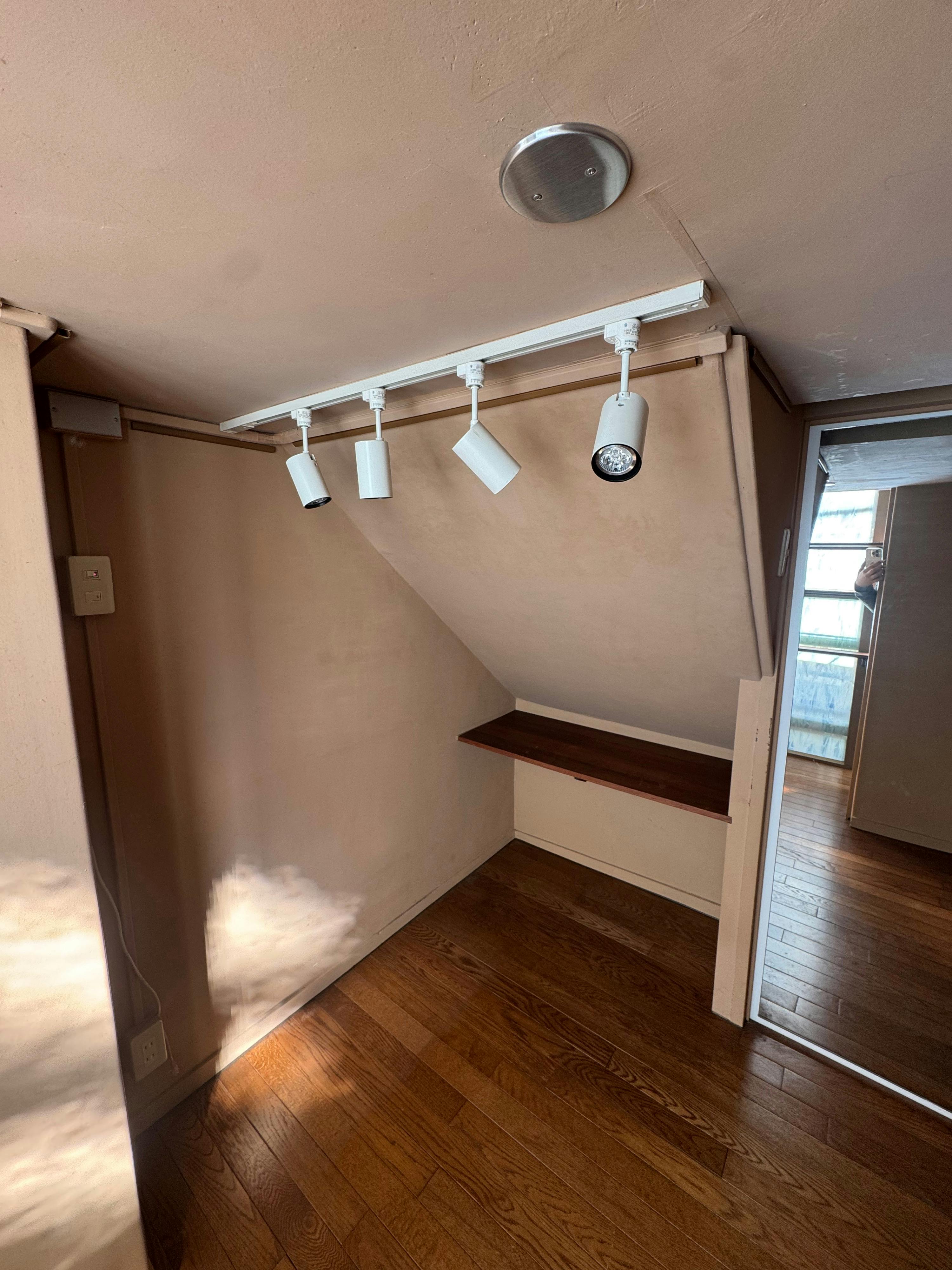 【北参道駅8分】光と素材が作品を引き立てる、神宮前の小さなレンタルギャラリー