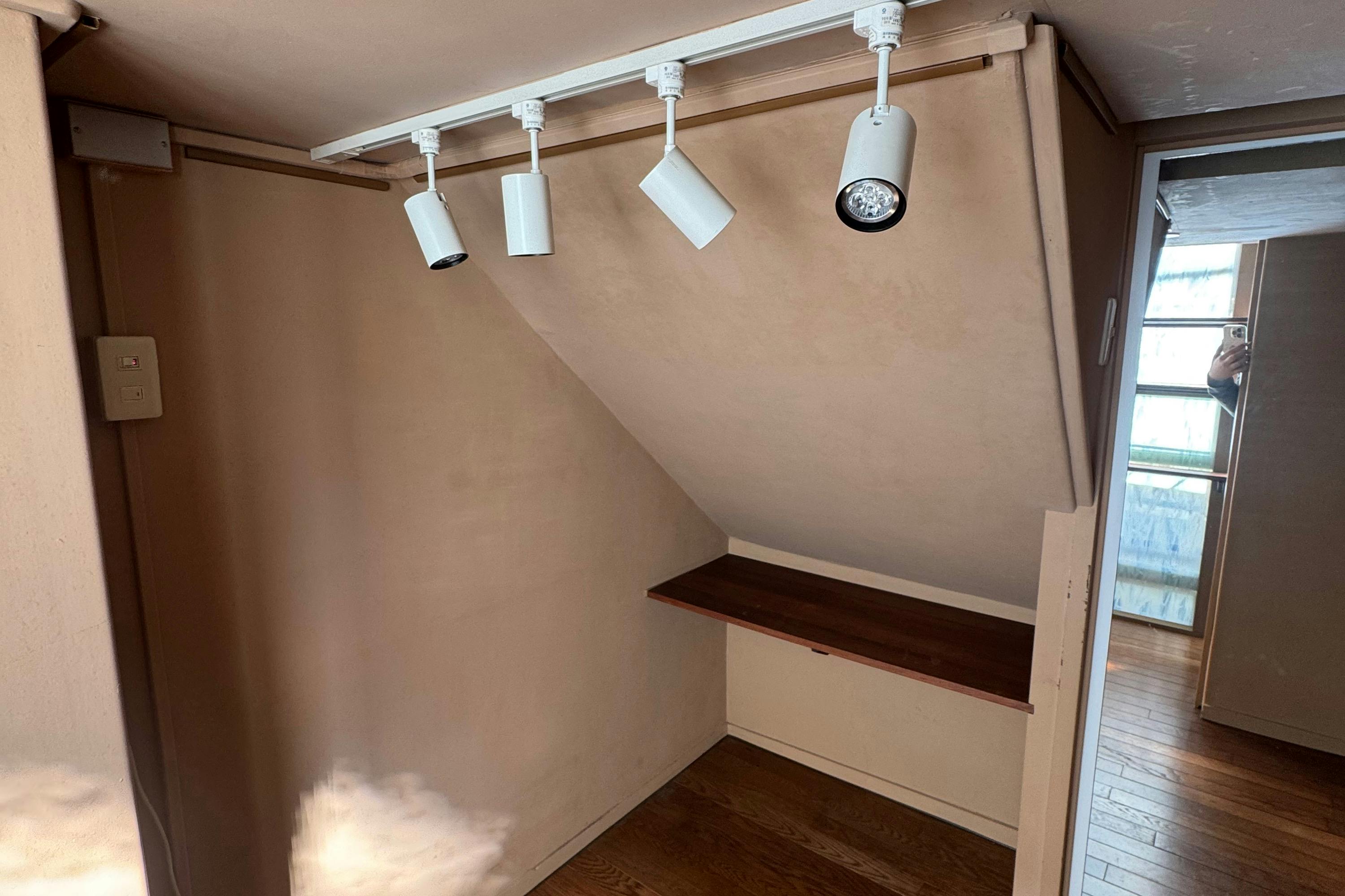 【北参道駅8分】光と素材が作品を引き立てる、神宮前の小さなレンタルギャラリー