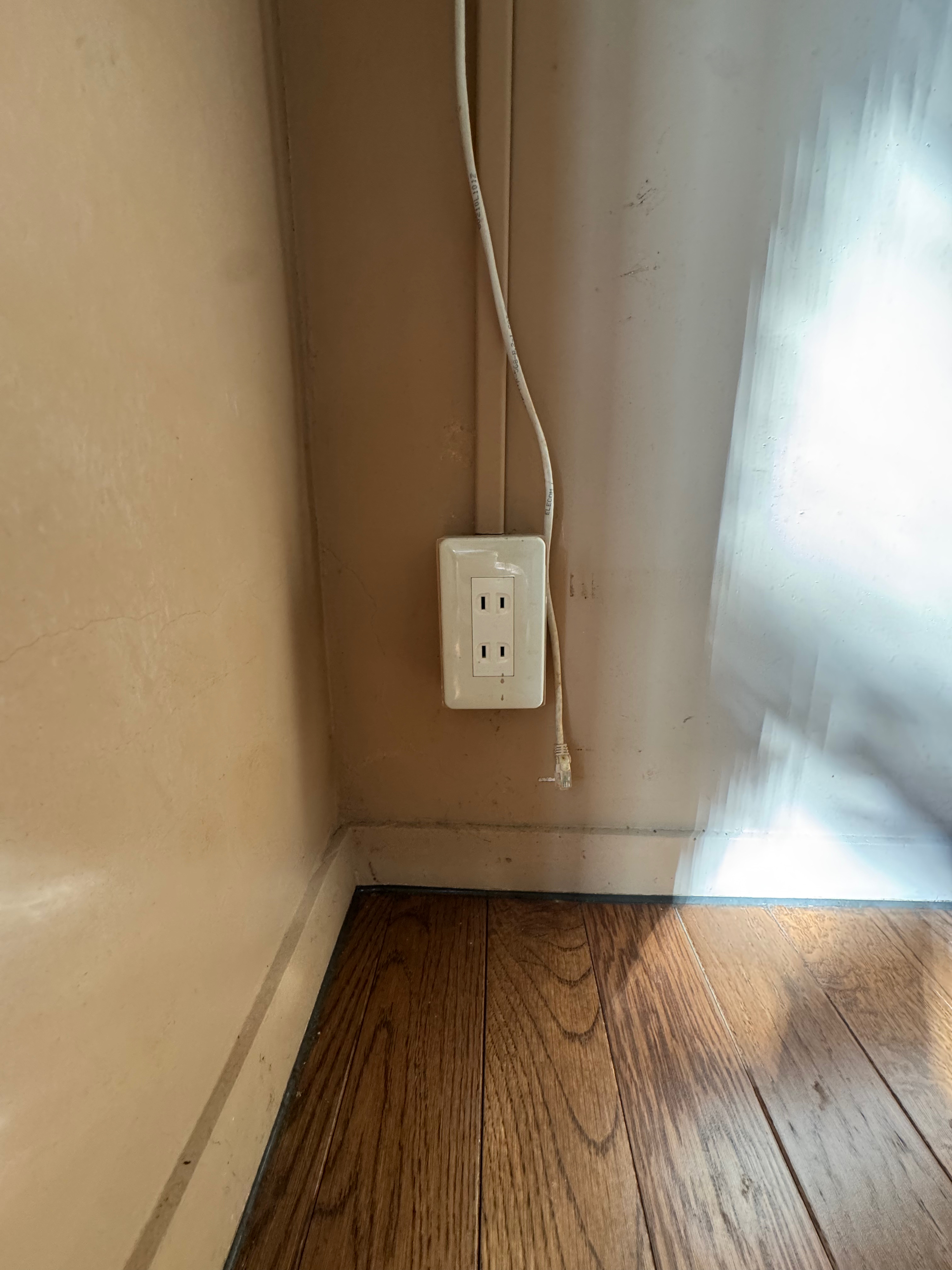 【北参道駅8分】光と素材が作品を引き立てる、神宮前の小さなレンタルギャラリー