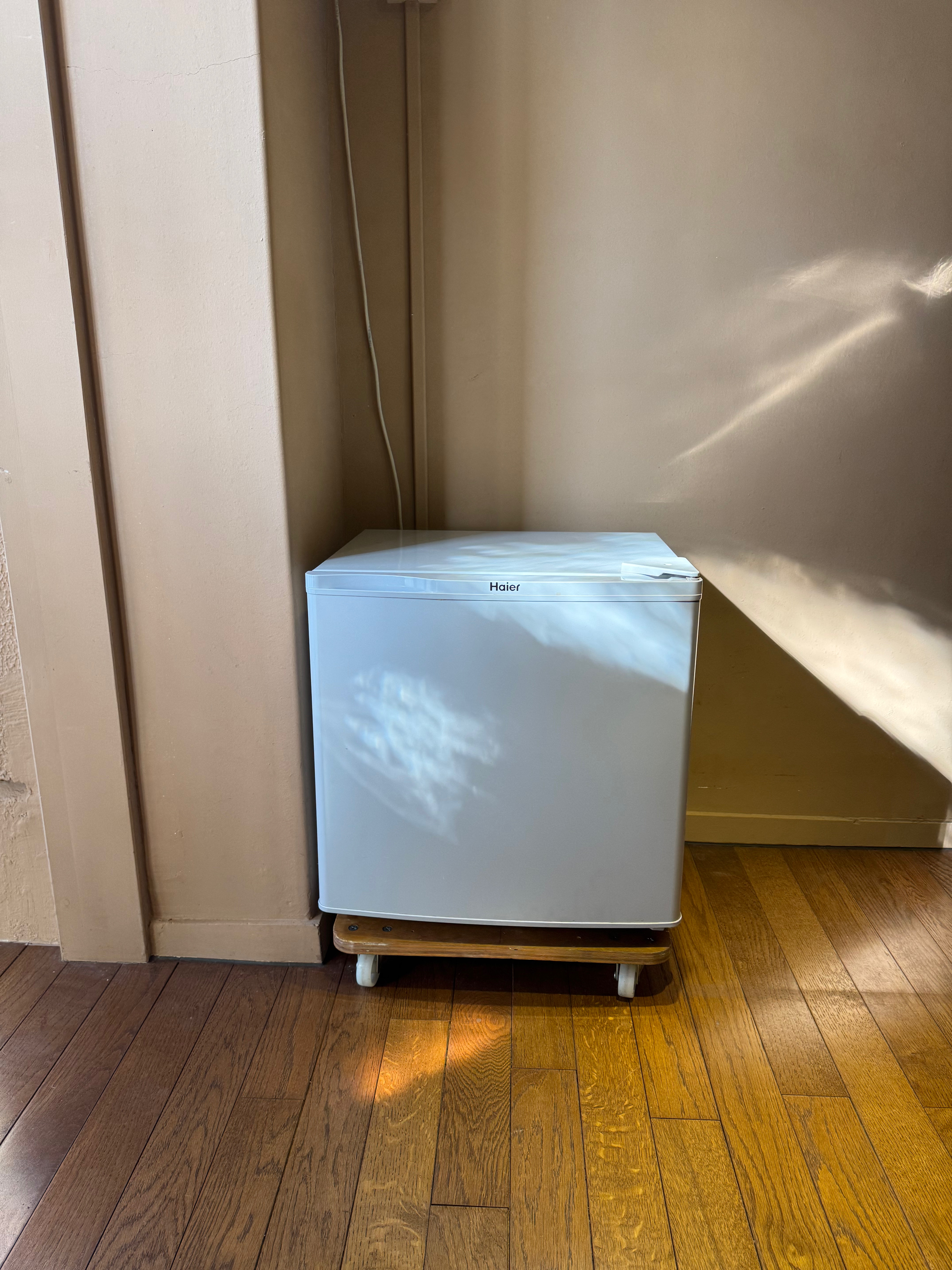 【北参道駅8分】光と素材が作品を引き立てる、神宮前の小さなレンタルギャラリー