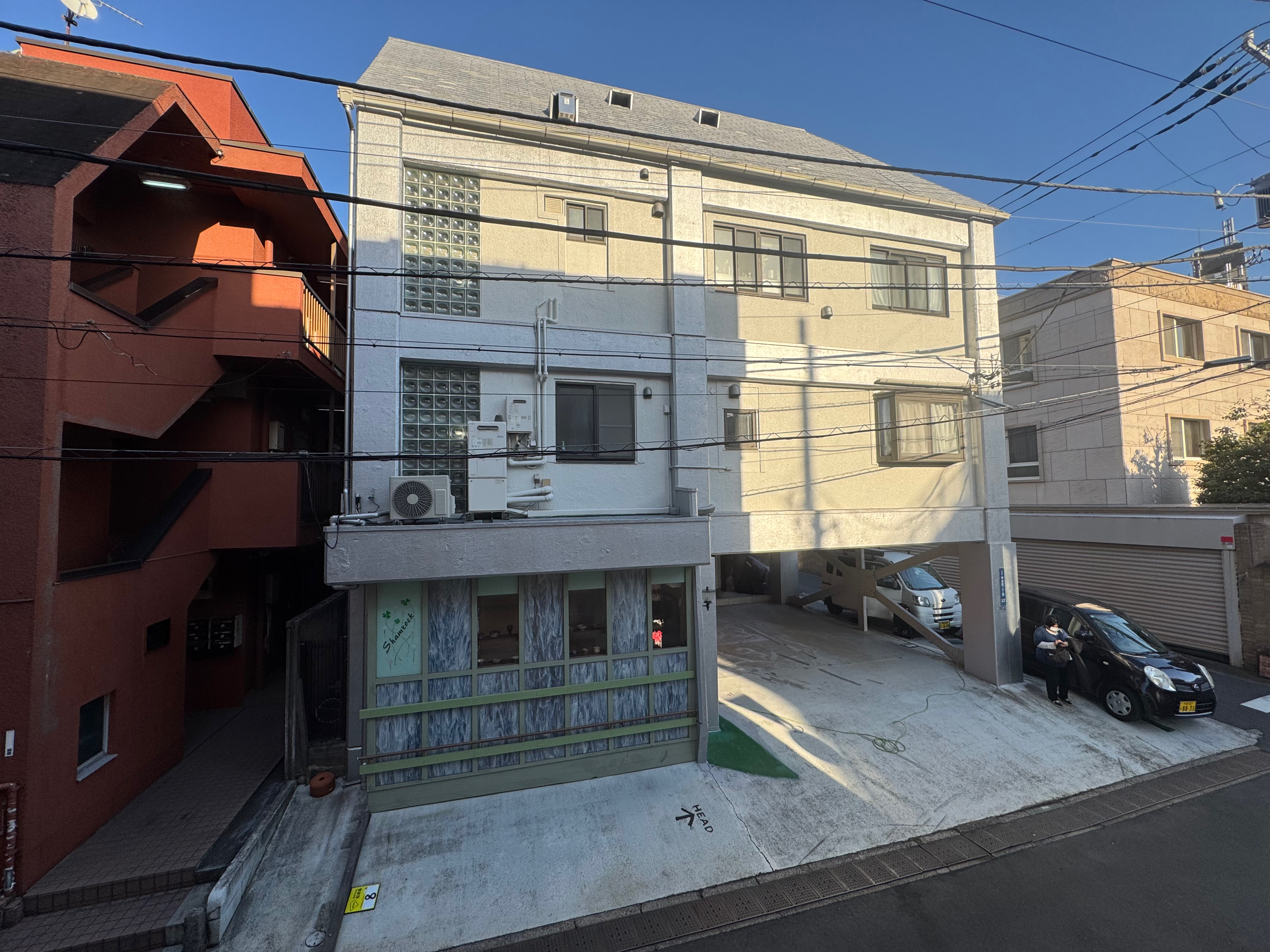 【北参道駅8分】光と素材が作品を引き立てる、神宮前の小さなレンタルギャラリー