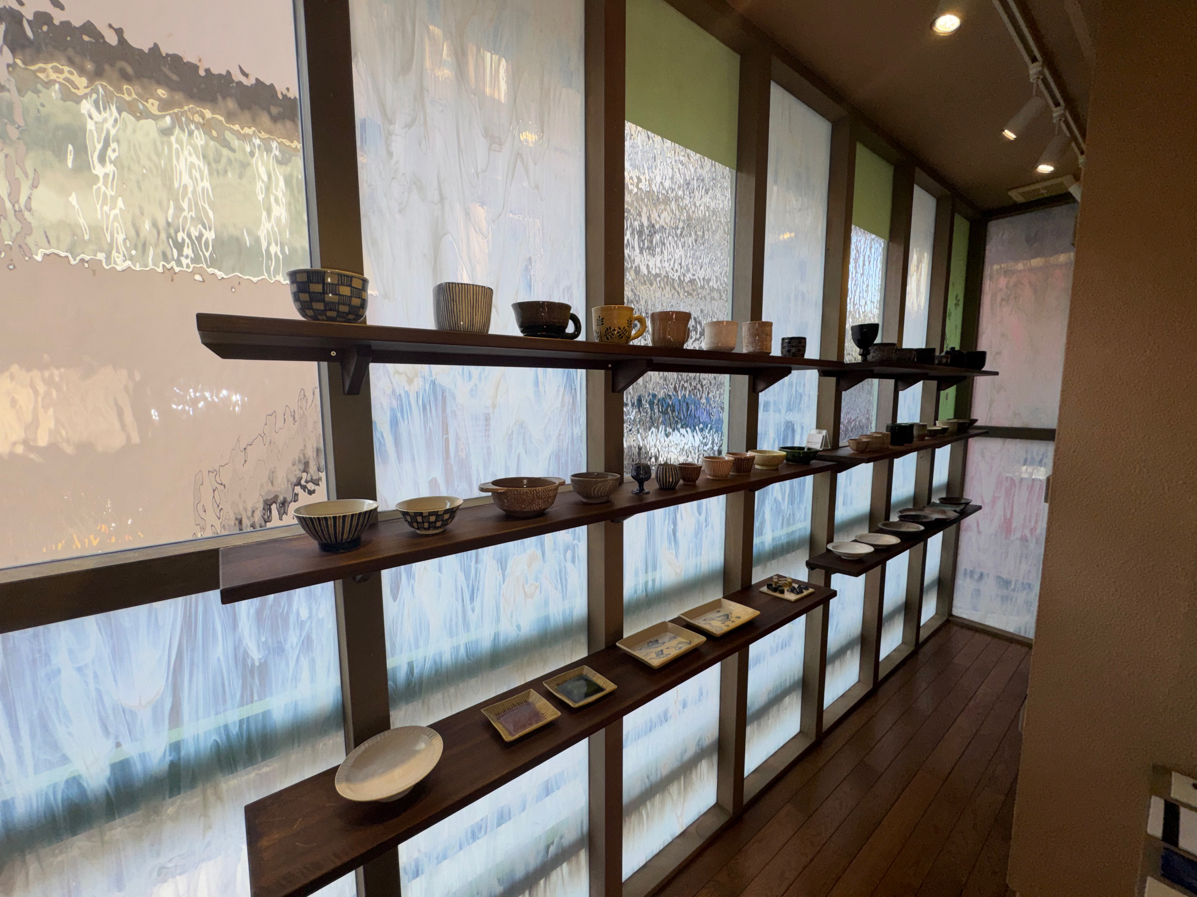 【北参道駅8分】光と素材が作品を引き立てる、神宮前の小さなレンタルギャラリー