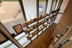 【北参道駅8分】光と素材が作品を引き立てる、神宮前の小さなレンタルギャラリー