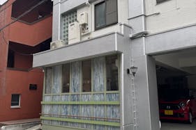 【北参道駅8分】光と素材が作品を引き立てる、神宮前の小さなレンタルギャラリー