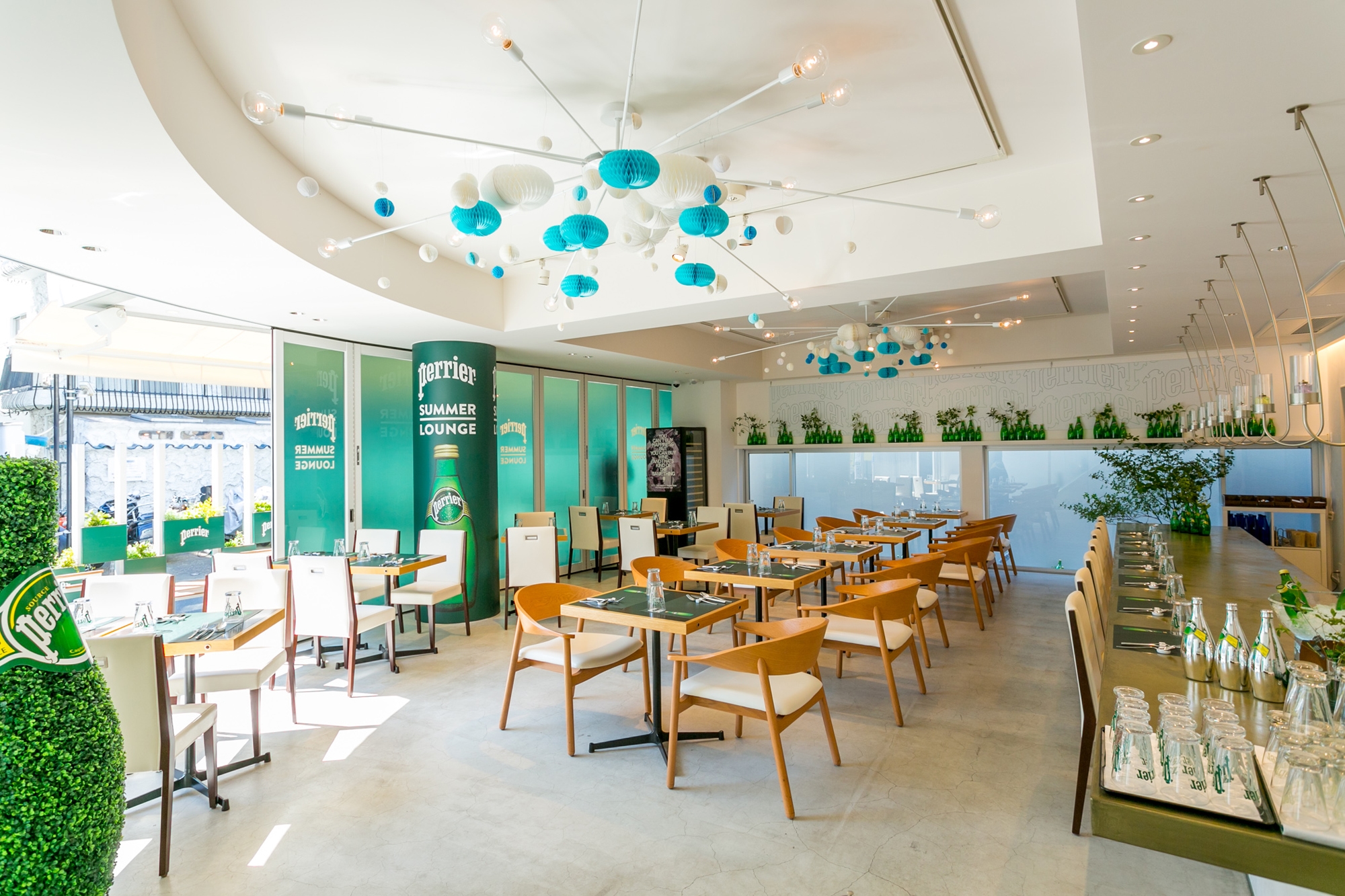 店内装飾も自由にカスタマイズ。