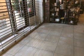 【中野マルイ】1階 パブリックスペース1【食物販・物販】入口横の人気のコンパクトスペース、洋菓子・和菓子等の販売に最適