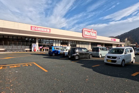 【マックスバリュ天童店】各種プロモーションイベントに最適な店舗出入口横にあるイベントスペース