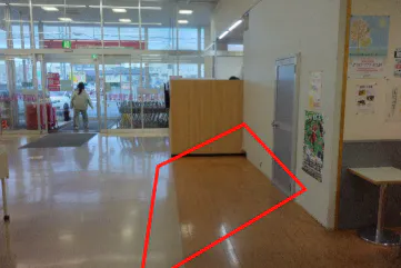 【マックスバリュ三沢大町店】お客さま休憩所横スペース 販促プロモーションに最適なスーパー店内催事イベントスペース