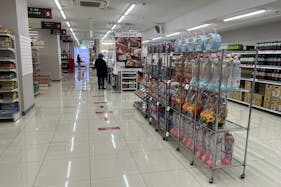【西友 小平店】2Fレジ横 プロモーション用途や物販、食物販のポップアップストアに最適なスーパー店内催事イベントスペース