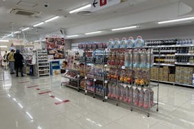 【西友 小平店】2Fレジ横 プロモーション用途や物販、食物販のポップアップストアに最適なスーパー店内催事イベントスペース