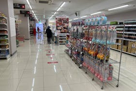【西友 小平店】2Fレジ横 プロモーション用途や物販、食物販のポップアップストアに最適なスーパー店内催事イベントスペース