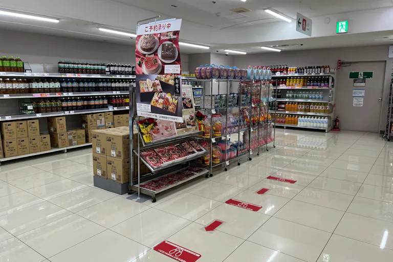 【西友 小平店】2Fレジ横 プロモーション用途や物販、食物販のポップアップストアに最適なスーパー店内催事イベントスペースの画像5
