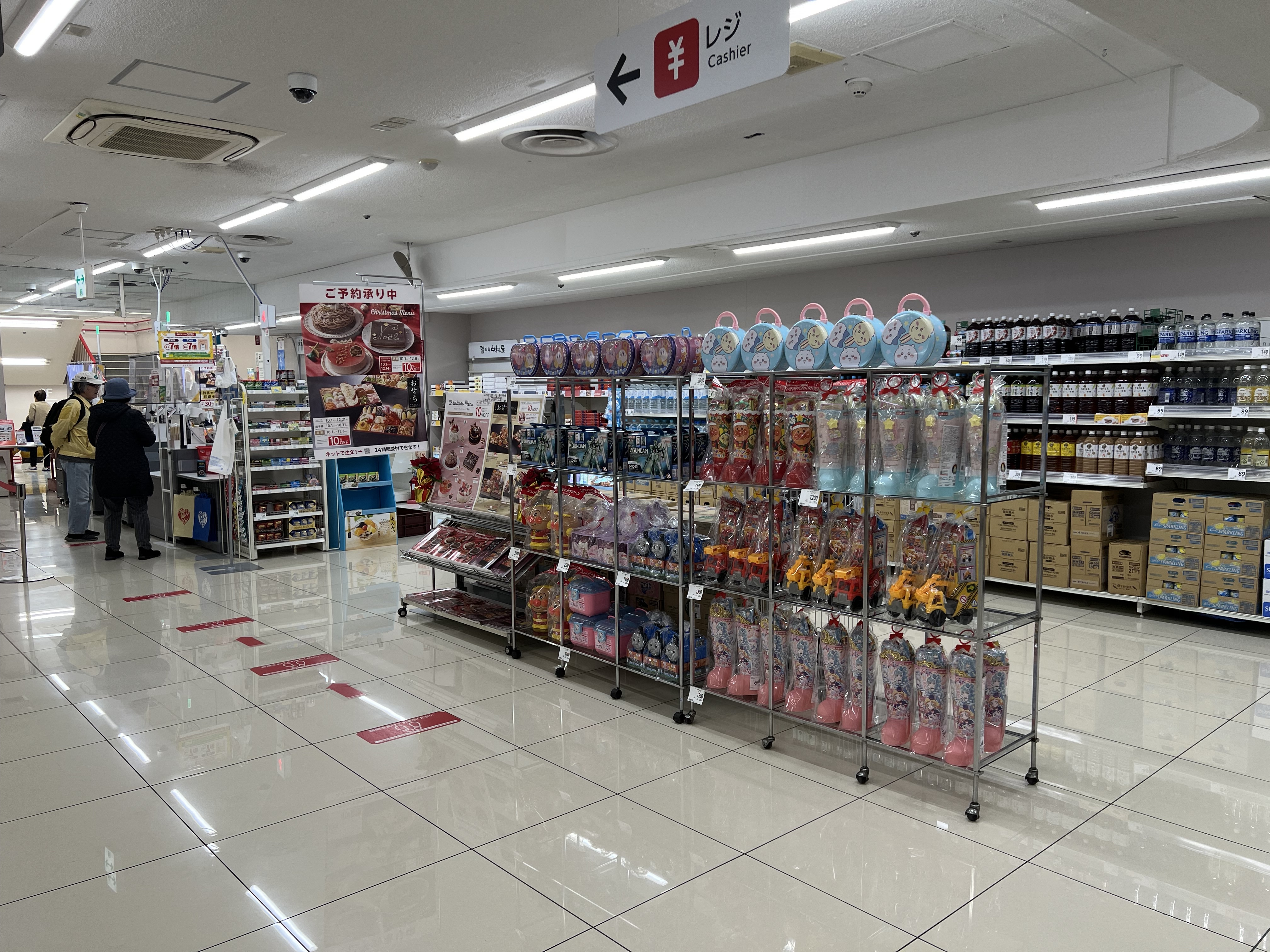 【西友　小平店】2Fレジ横　プロモーション用途や物販、食物販のポップアップストアに最適なスーパー店内催事イベントスペース