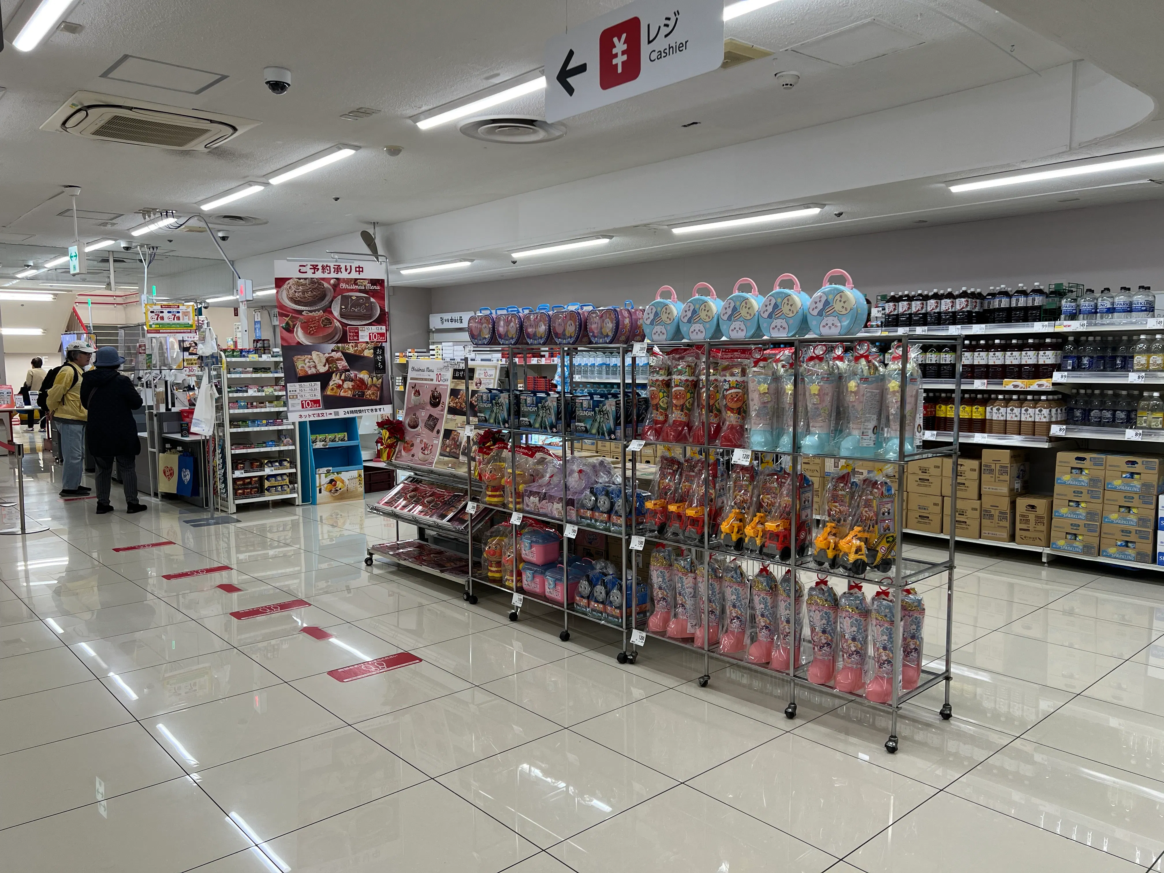 【西友 小平店】2Fレジ横 プロモーション用途や物販、食物販のポップアップストアに最適なスーパー店内催事イベントスペース