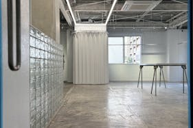 【北浜駅4分】アパレル系展示販売会やポップアップ等に最適!アクセス、設備環境が充実しているガラスレンガや建設資材を使用した雰囲気抜群のイベントスペース