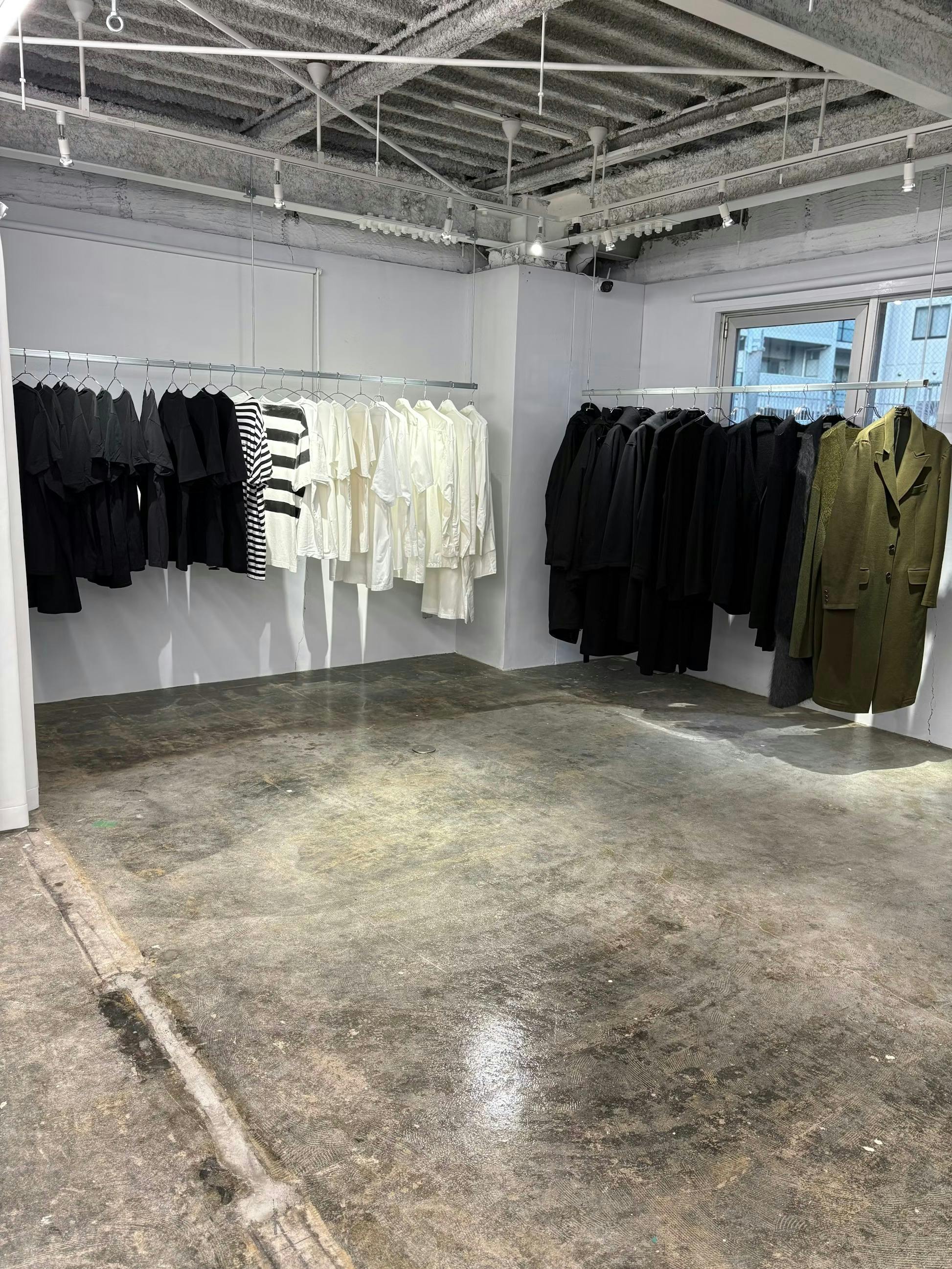 【北浜駅4分】アパレル系展示販売会やポップアップ等に最適!アクセス、設備環境が充実しているガラスレンガや建設資材を使用した雰囲気抜群のイベントスペース