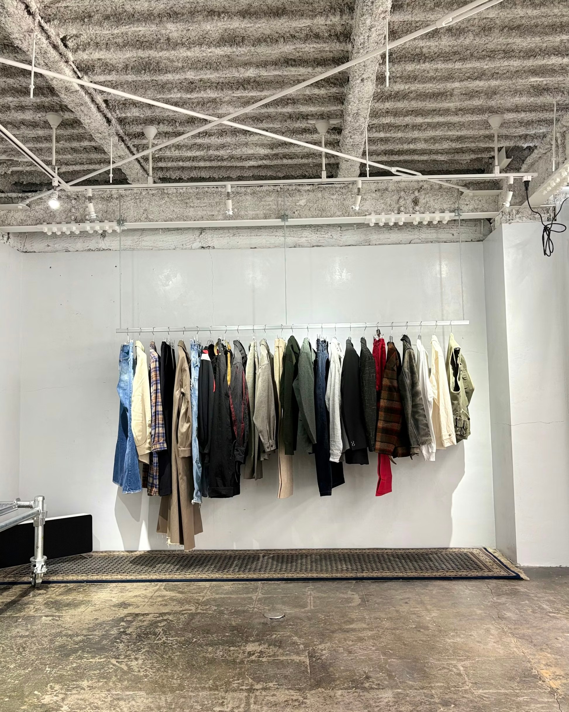 【北浜駅4分】アパレル系展示販売会やポップアップ等に最適！アクセス、設備環境が充実しているガラスレンガや建設資材を使用した雰囲気抜群のイベントスペース