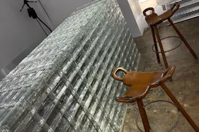 【北浜駅4分】アパレル系展示販売会やポップアップ等に最適!アクセス、設備環境が充実しているガラスレンガや建設資材を使用した雰囲気抜群のイベントスペース