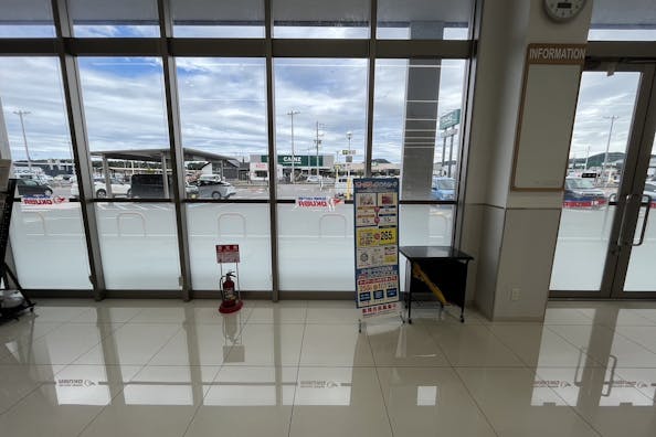 【スーパーセンターオークワ可児御嵩インター】プロモーションに最適な入口付近のスペース