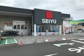 【西友 南新屋店】1F屋外入口横 (屋根なし) キッチンカーやたこやき・たいやき・団子・焼き鳥・クレープ など販売におすすめな屋外催事イベントスペース